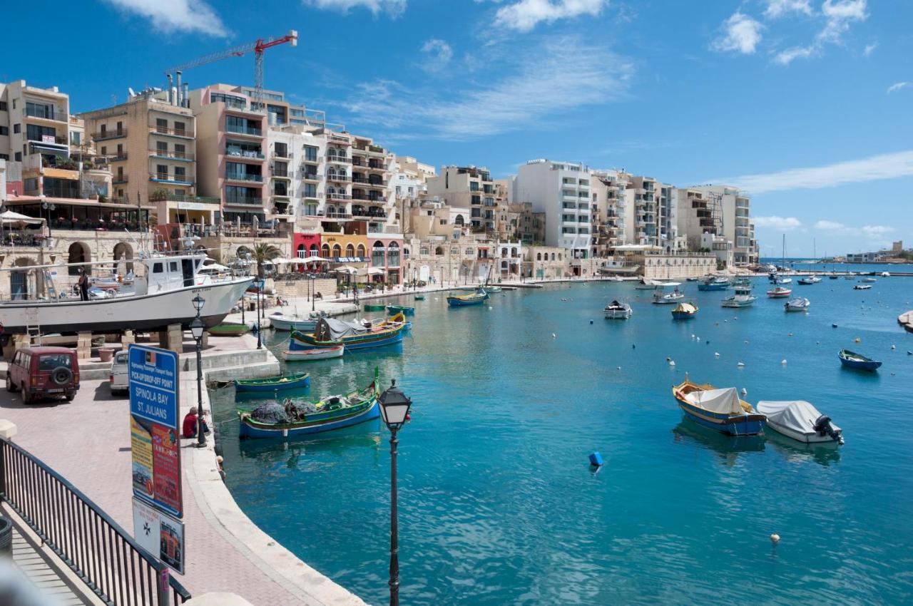Deluxe Apartment Steps To St George'S Bay Saint Julian's Bagian luar foto